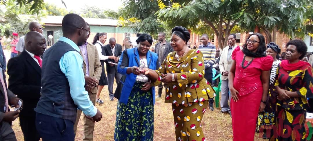 Contractors urged to avoid building substandard structures - Malawi ...